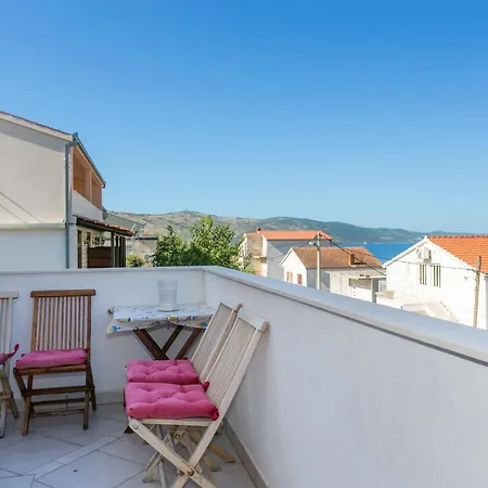Family Friendly With A Swimming Pool Seget Vranjica, Trogir - 14409 Apartment