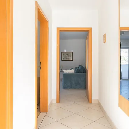 Apartment Family Friendly With A Swimming Pool Seget Vranjica, Trogir - 14409 *