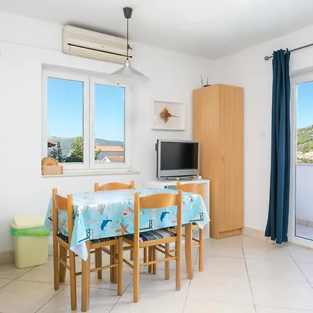 Family Friendly With A Swimming Pool Seget Vranjica, Trogir - 14409 Apartment *