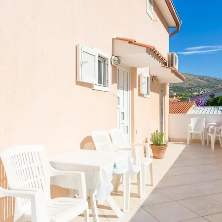 Apartment Family Friendly With A Swimming Pool Seget Vranjica, Trogir - 14409 *