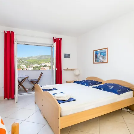Family Friendly With A Swimming Pool Seget Vranjica, Trogir - 14409 Apartment *