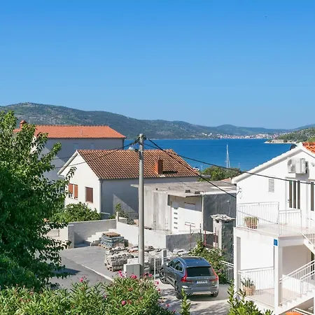 Family Friendly With A Swimming Pool Seget Vranjica, Trogir - 14409 Apartment Seget Donji