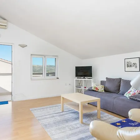 Family Friendly With A Swimming Pool Seget Vranjica, Trogir - 14409 Apartment Seget Donji